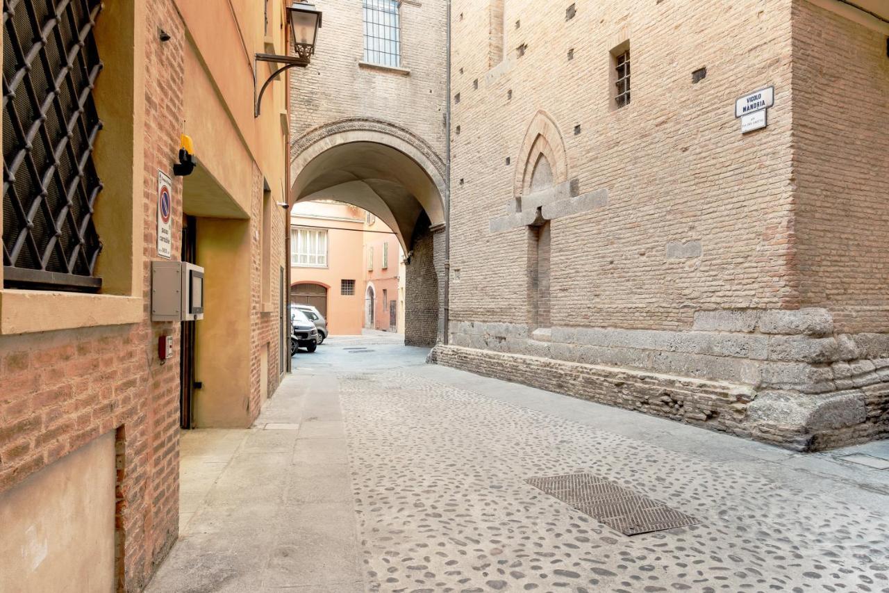 Lo Scrigno Delle 2 Torri! Nel Cuore Del Centro, Vicino A Via Rizzoli Bologne Extérieur photo