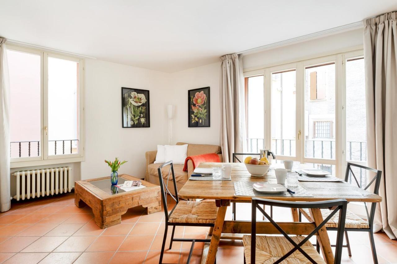 Lo Scrigno Delle 2 Torri! Nel Cuore Del Centro, Vicino A Via Rizzoli Bologne Extérieur photo